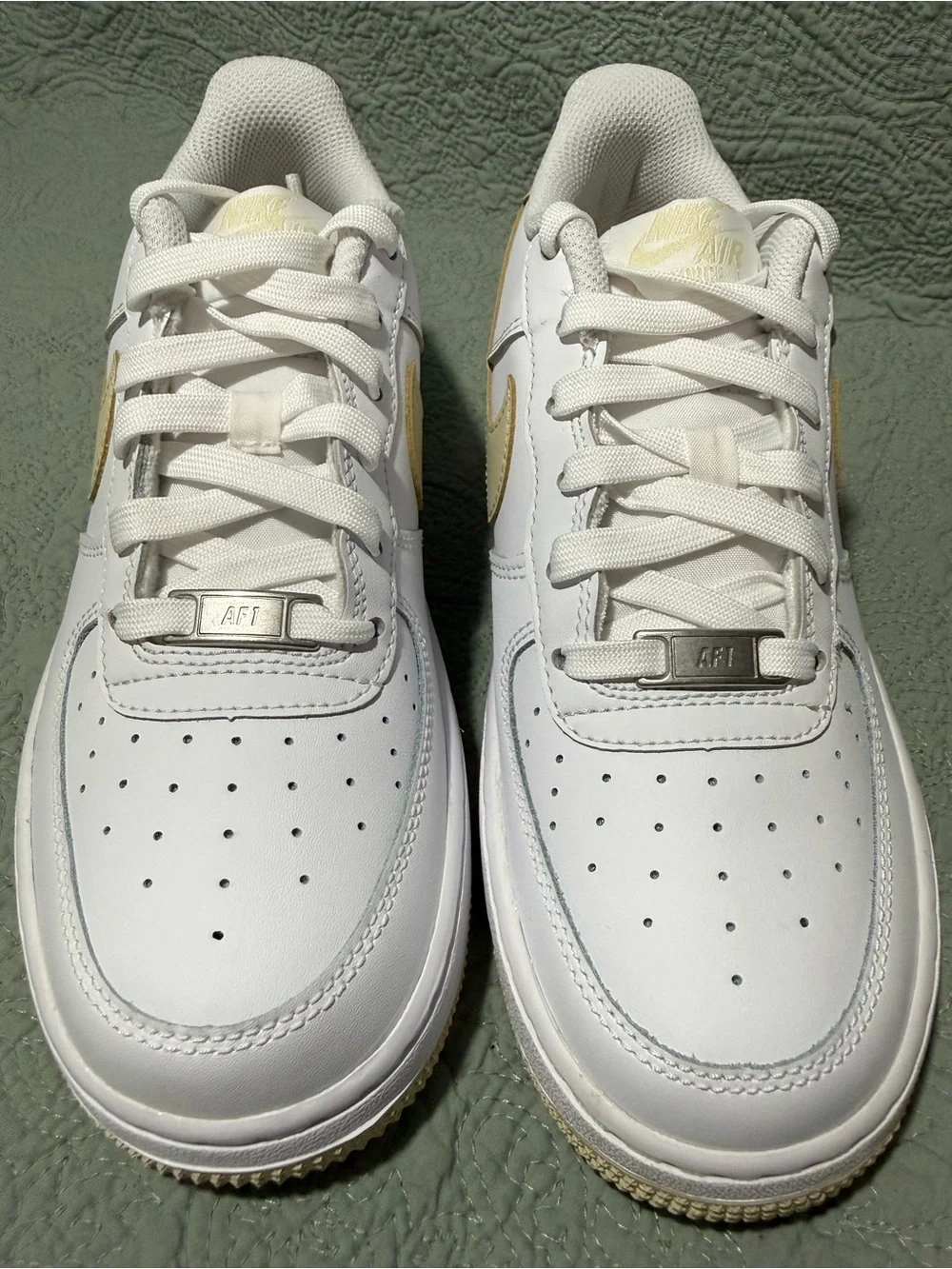 Nike Air Force 1 Size 6Y or 7.5W